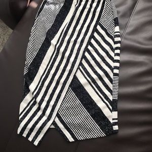 Patterned pencil skirt